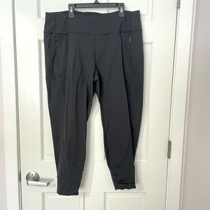 FREE SHIP Athleta Black Distance Jogger. LP. Perfect Condition